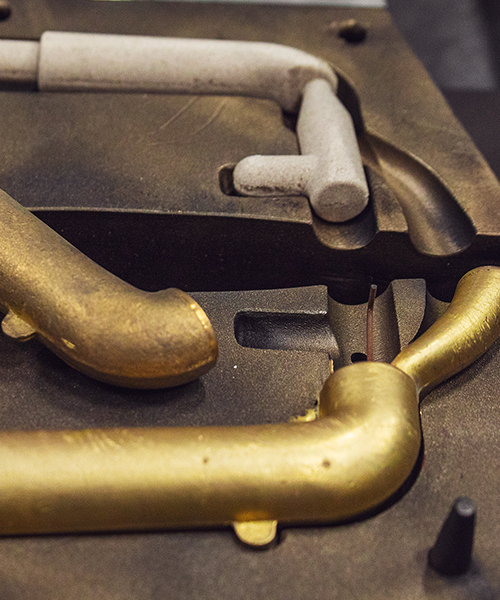 Sand core casting