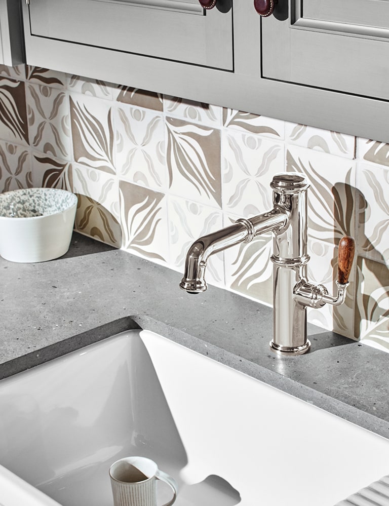 Canteen one hole kitchen faucet